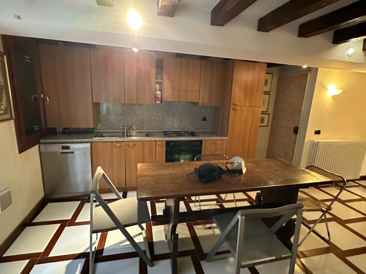 1 Ca'Del Traghetto Family Apartment Venedik Dış mekan fotoğraf
