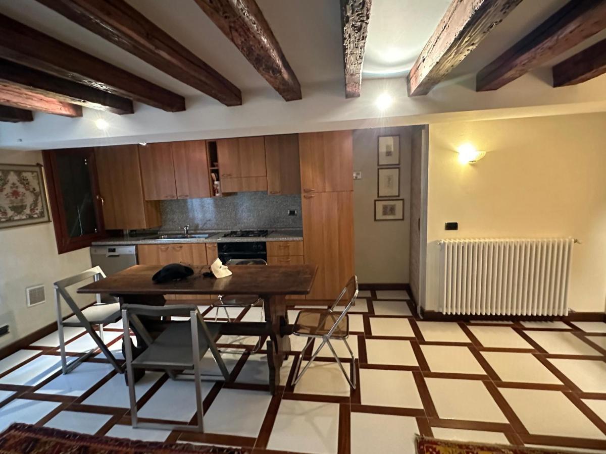1 Ca'Del Traghetto Family Apartment Venedik Dış mekan fotoğraf