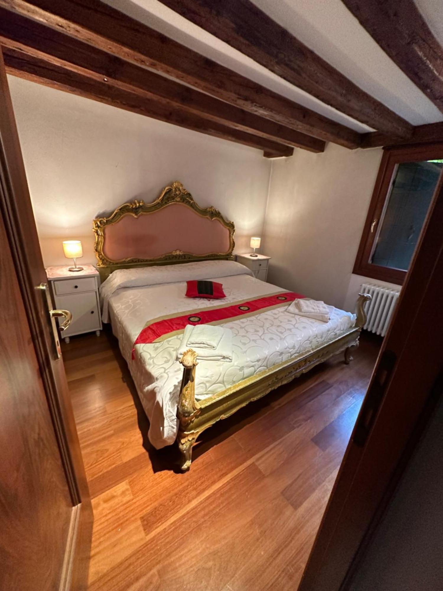1 Ca'Del Traghetto Family Apartment Venedik Dış mekan fotoğraf