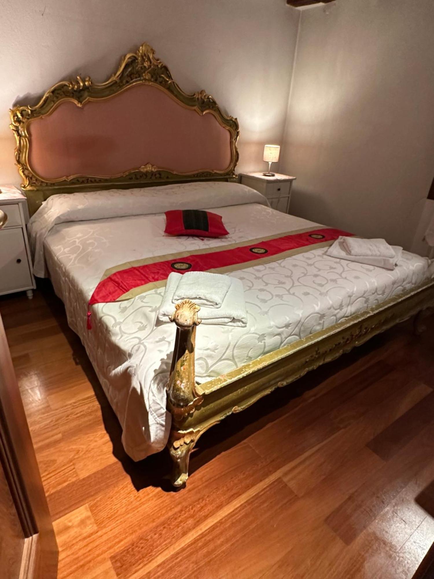 1 Ca'Del Traghetto Family Apartment Venedik Dış mekan fotoğraf